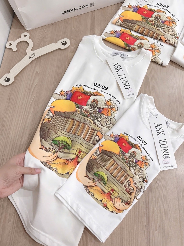 ÁO QUỐC KHÁNH MẸ CON