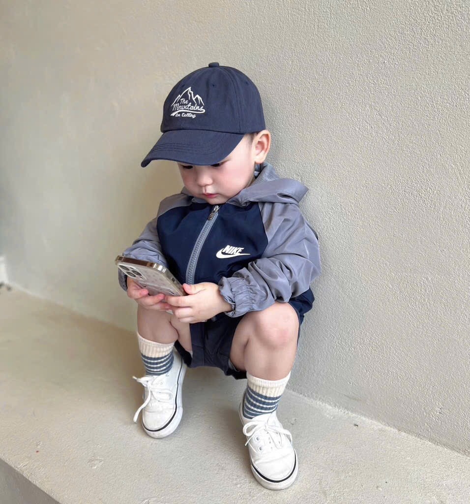 ÁO KHOÁC GIÓ NIKE 4 MÀU DÀI TAY BÉ TRAI