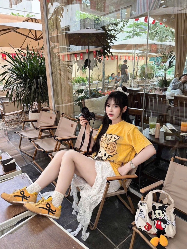 ÁO PHÔNG 2 MÀU HELLO KITTY LOVE NỮ(XẢ 95k)