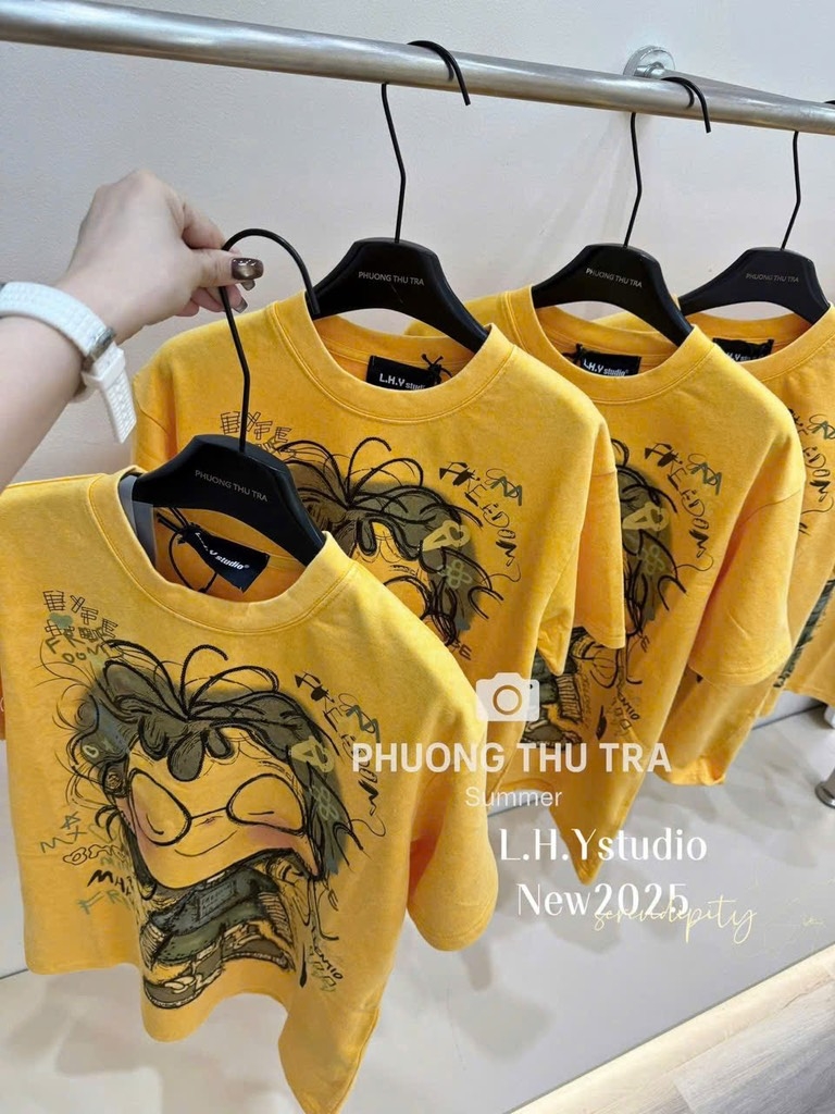 ÁO PHÔNG VÀNG CÔ GÁI NHẮM MẮT NỮ