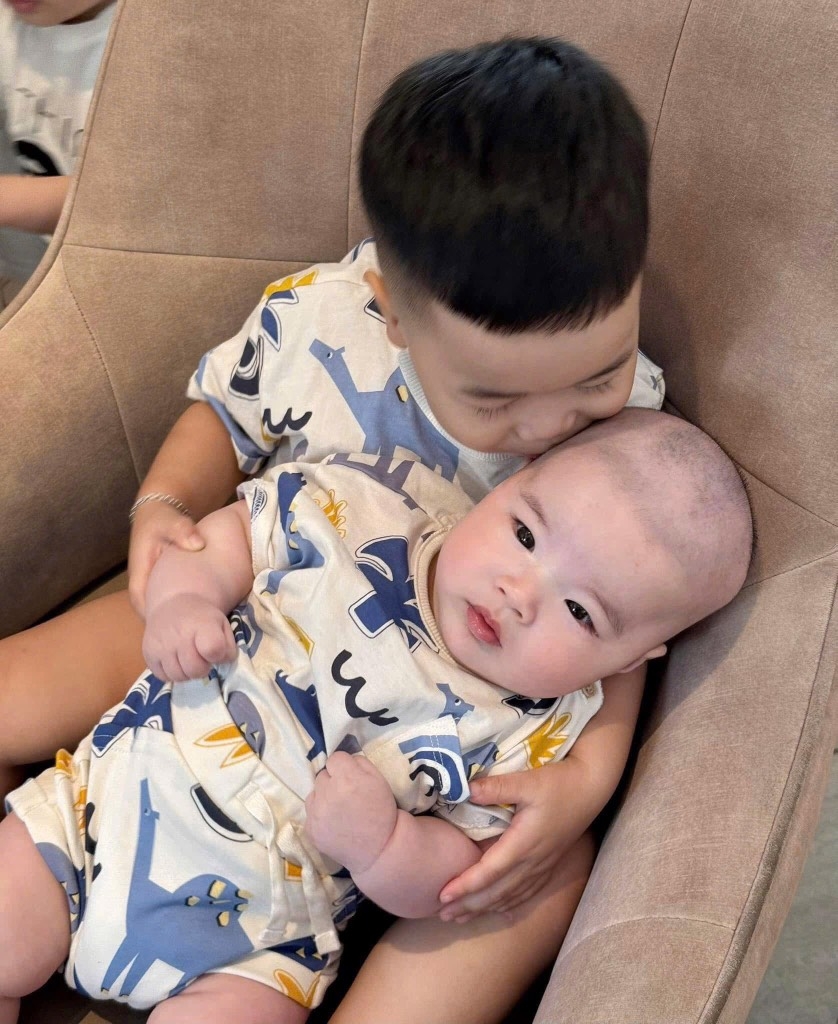 SET 2 BỘ KIND THAN TRẮNG BÉ TRAI SẴN