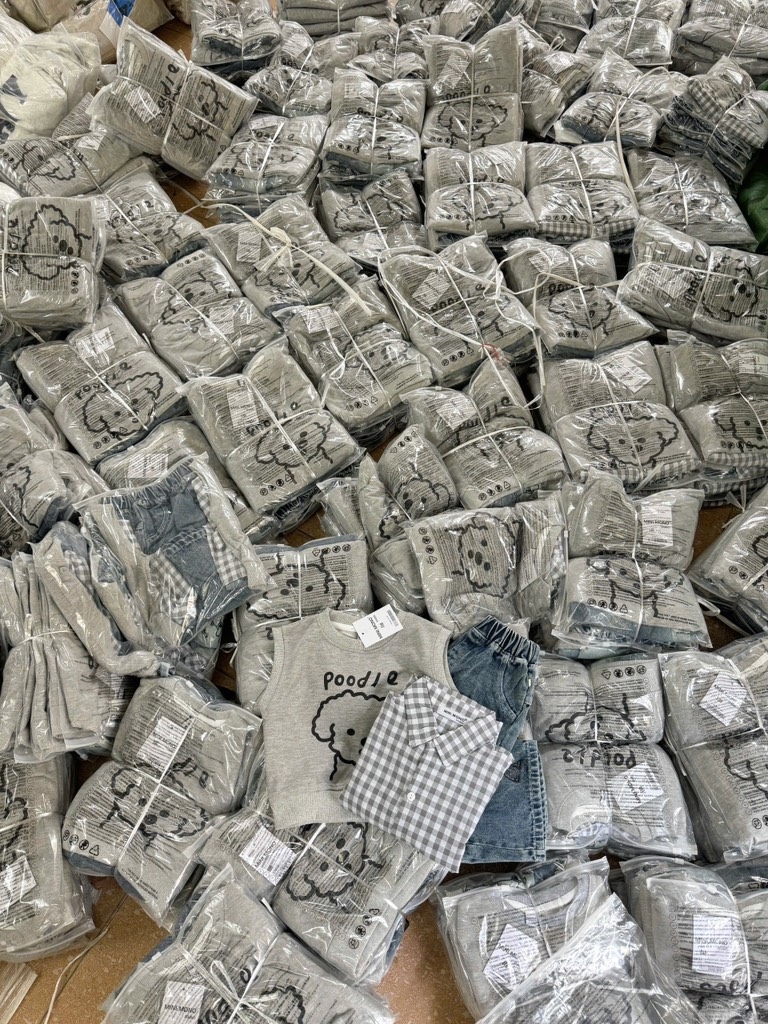 SET DÀI ÁO KẺ MIX GHILE XÁM QUẦN BÒ BÉ TRAI