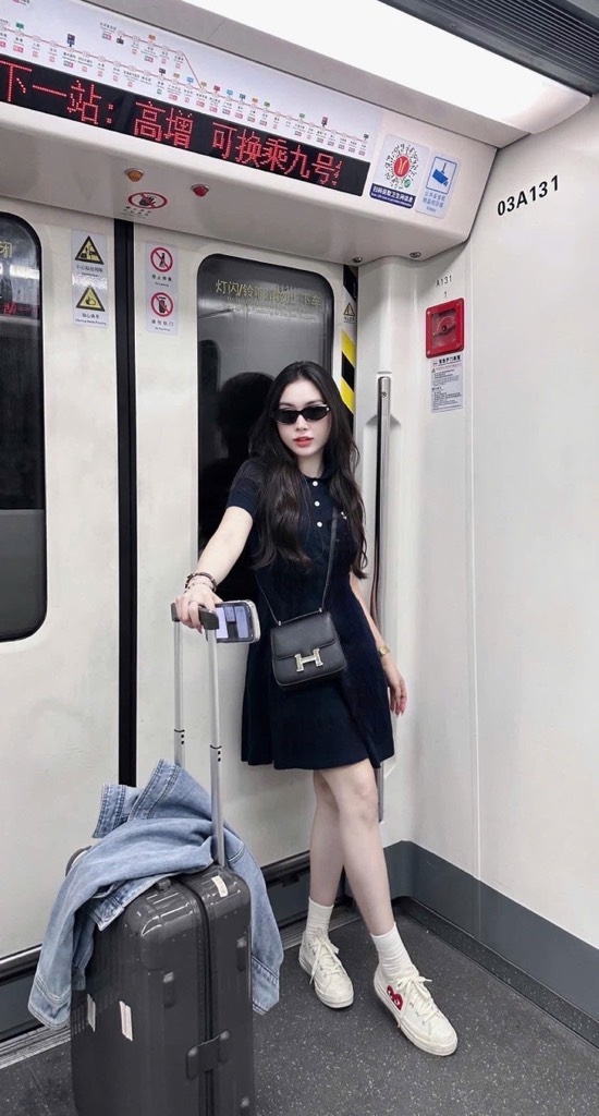 VÁY POLO UMI TÍM THAN NỮ