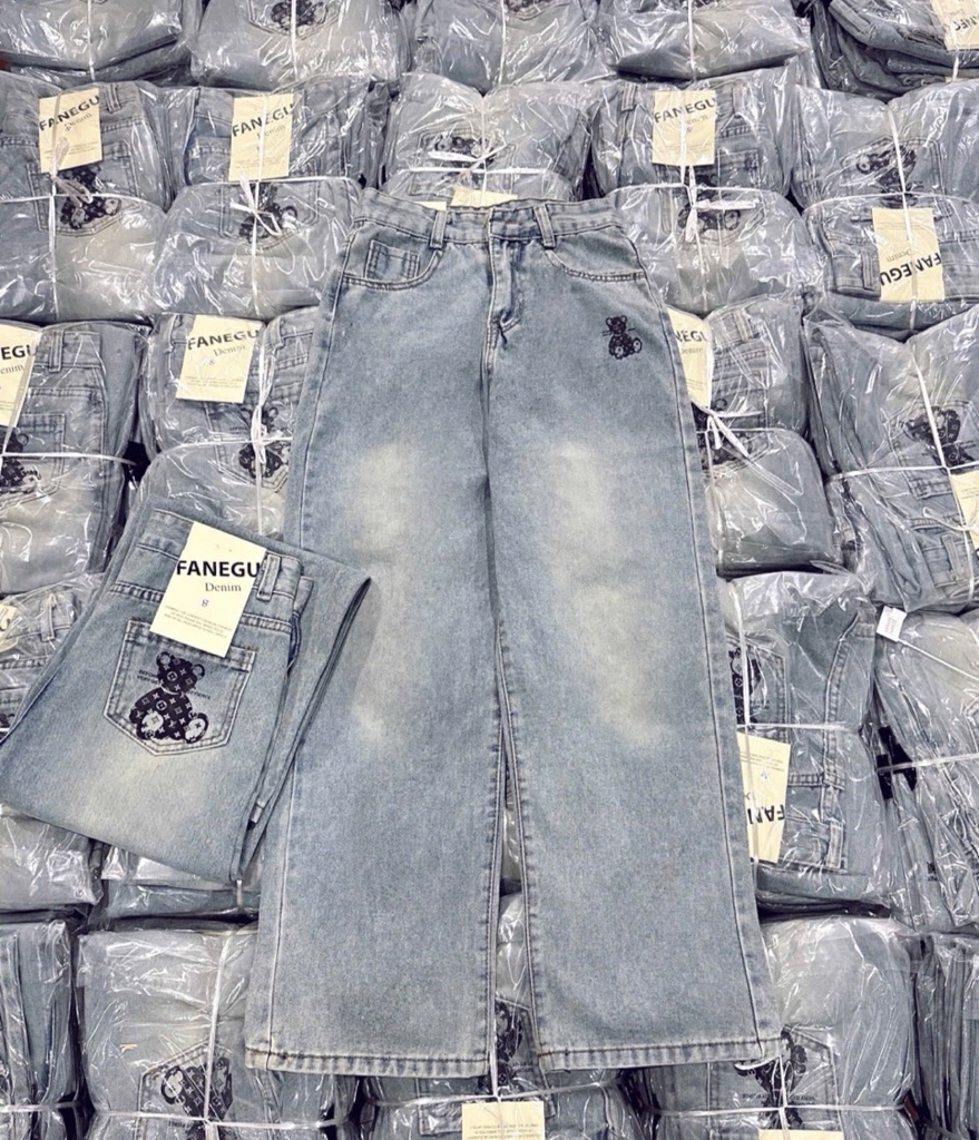 QUẦN JEAN NỮ SUÔNG IN GẤU L.V SẴN (SALE 90k)