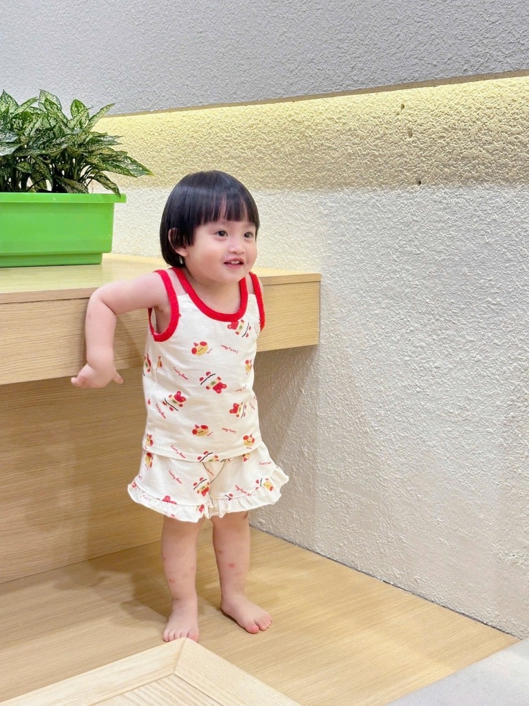 SET 2 BỘ THỎ 2 DÂY TONE ĐỎ BÉ GÁI SẴN(XẢ 70k)