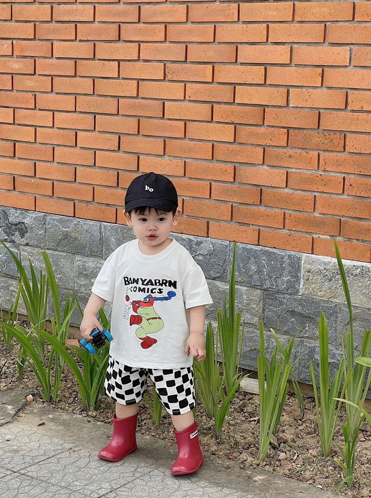 SET BỘ ÁO TRẮNG QUẦN KẺ ĐEN CARO BÉ TRAI