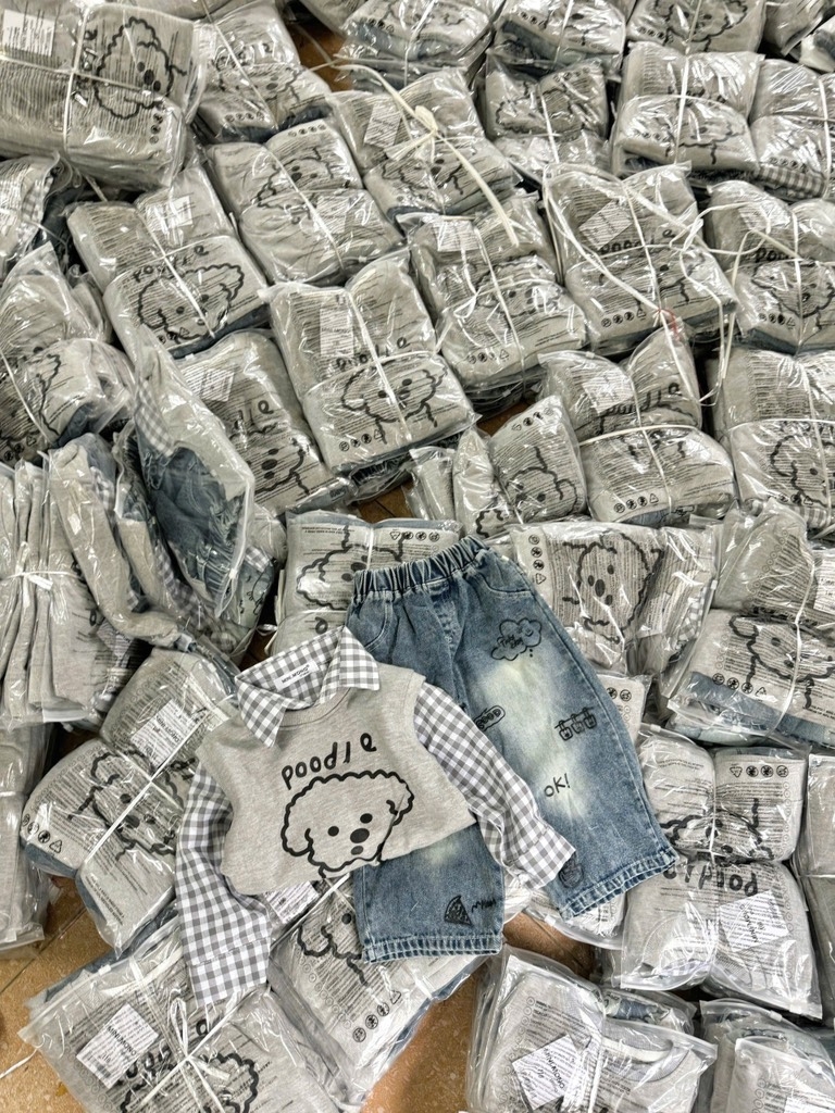 SET DÀI ÁO KẺ MIX GHILE XÁM QUẦN BÒ BÉ TRAI