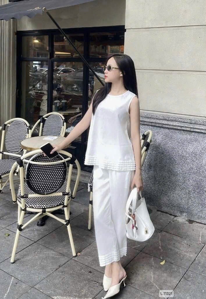 SÉT BỘ ĐŨI TRẮNG ÁO SÁT NÁCH QUẦN SUÔNG NỮ SẴN