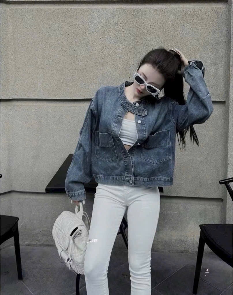 ÁO KHOÁC JEANS NỮ TÚI NGỰC CỔ TÀU THU ĐÔNG