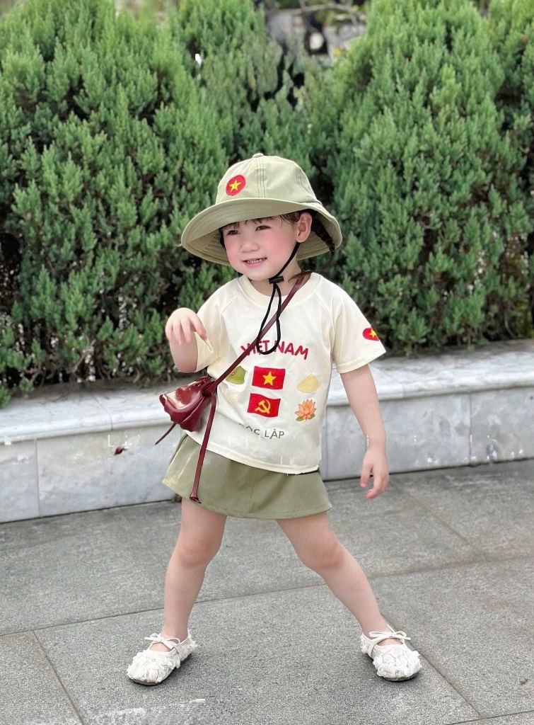 SET 3 MÓN ÁO VIỆT NAM ĐỘC LẬP KÈM MŨ XANH BÉ TRAI BÉ GÁI