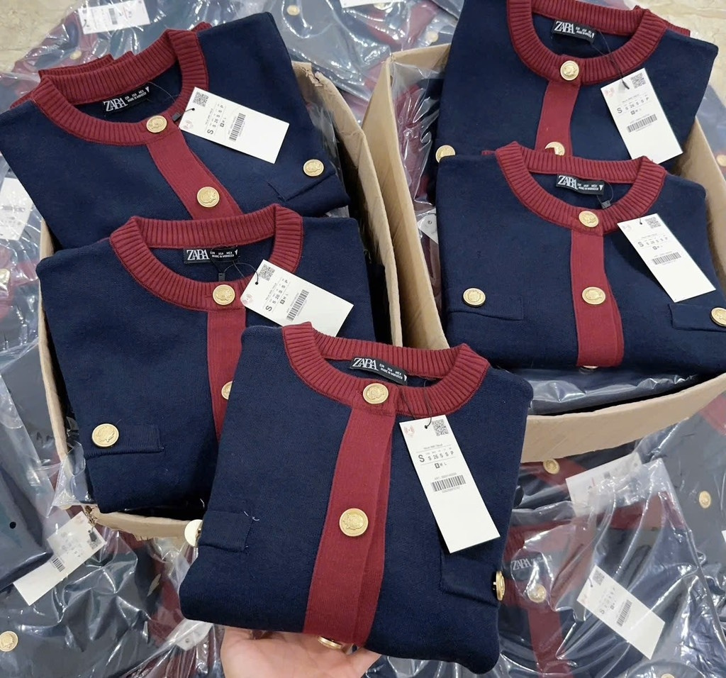 ÁO LEN CDG PHỐI MÀU THAN VIỀN ĐỎ NỮ THU ĐÔNG