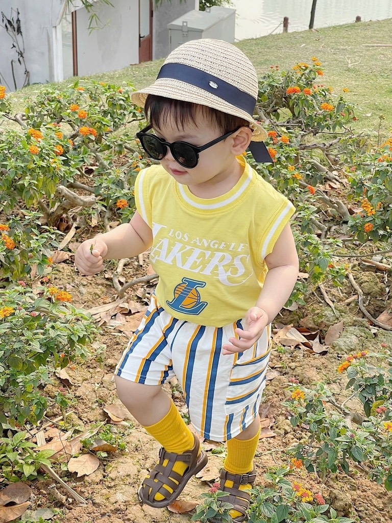 SET ÁO VÀNG SÁT NÁCH QUẦN KẺ BÉ TRAI SẴN (xả 55k)