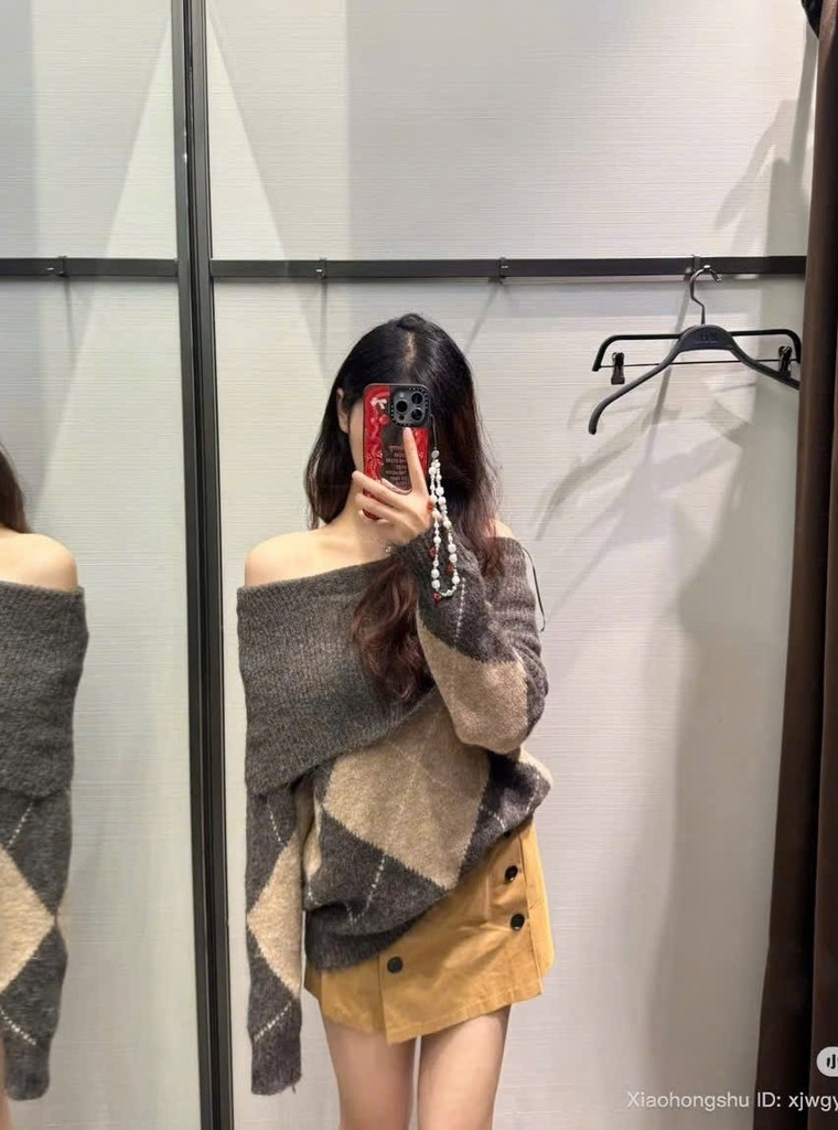 ÁO LEN TRỄ VAI PHỐI MÀU NÂU BE NỮ THU ĐÔNG
