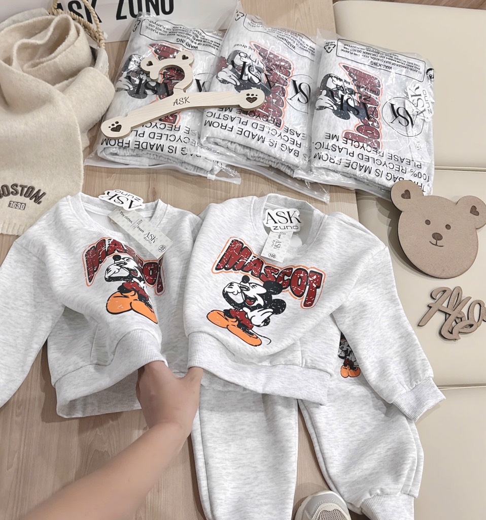 BỘ DÀI NỈ HAI DA MICKEY XÁM BÉ GÁI