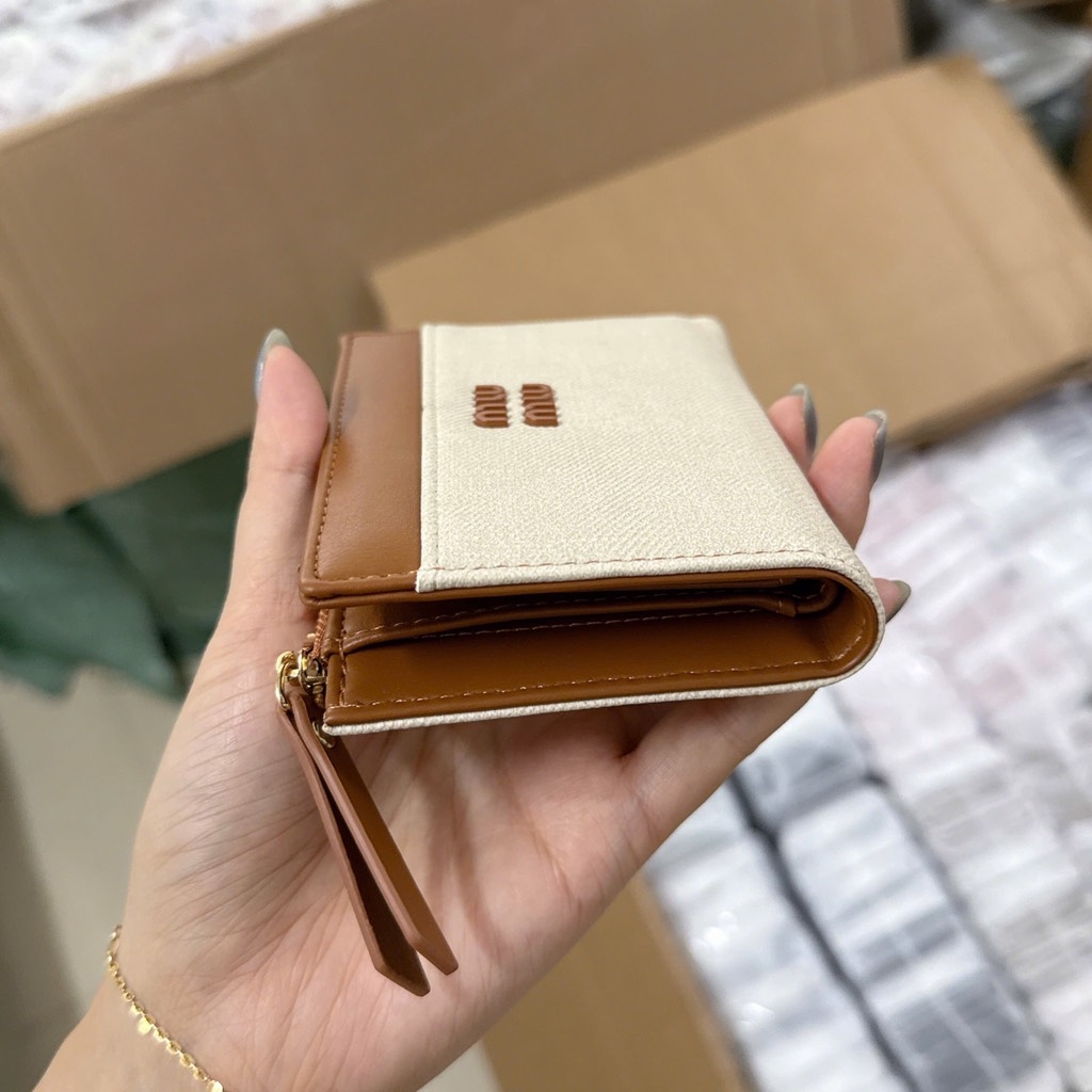 PHỤ KIỆN - VÍ CẦM TAY MIU MIU NHIỀU MÀU