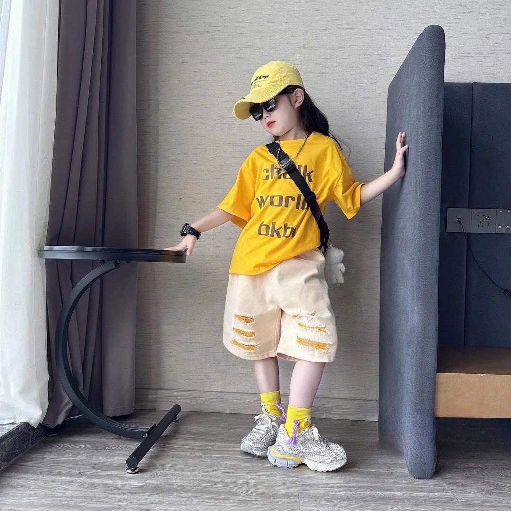 SET ÁO PHÔNG CHALK WORLD 2 MÀU KÈM QUẦN NGỐ BÉ GÁI