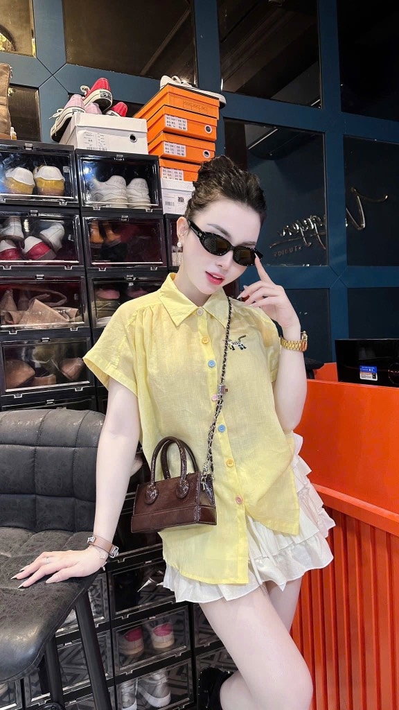 ÁO SƠ MI TAY LIỀN CÚC THÊU NGỰA NỮ