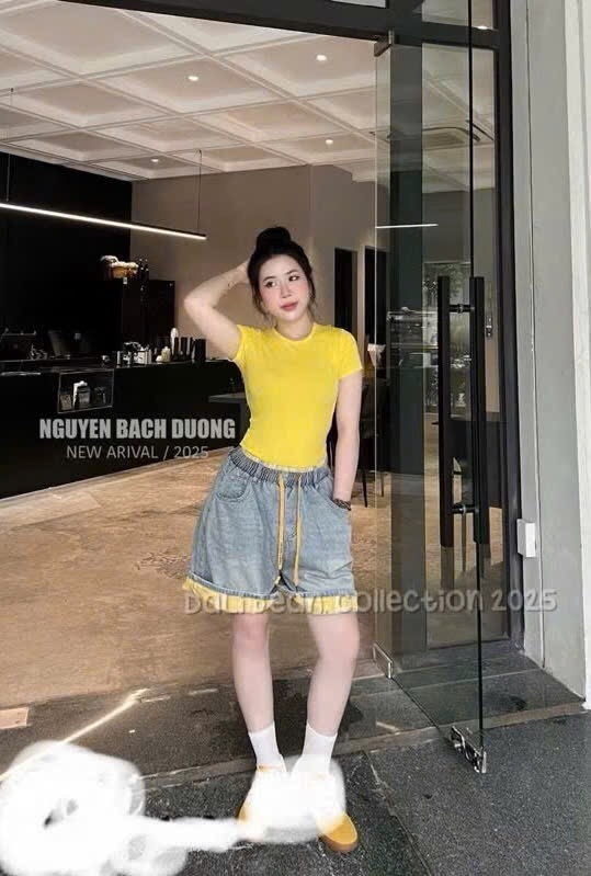 ÁO PHÔNG VÀNG VÀ ÁO SỐ 28 NỮ