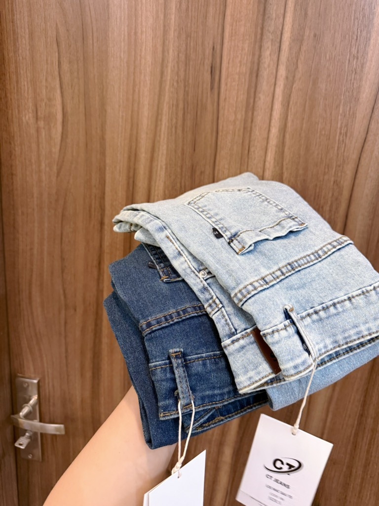 QUẦN BÒ NỮ ỐNG LOE MÁC DA 2 MÀU SẴN