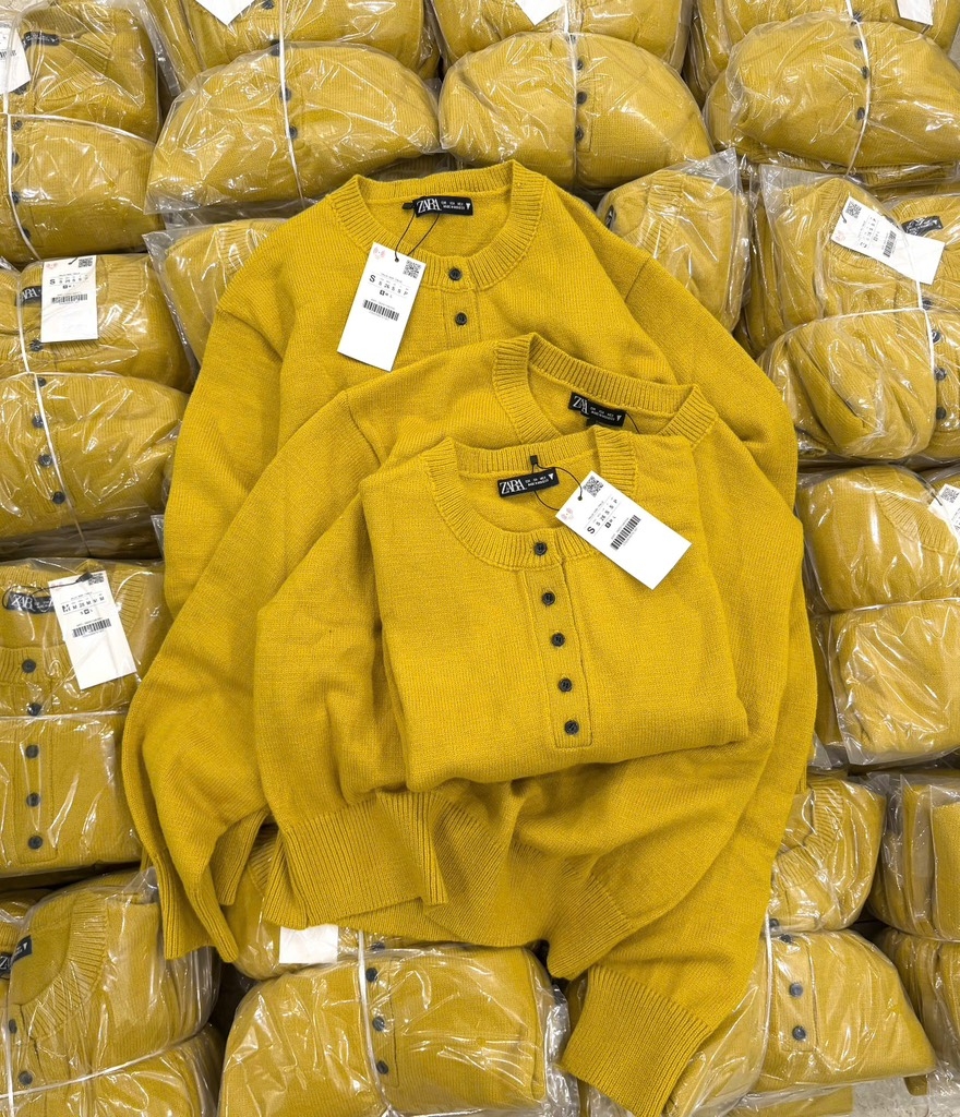 ÁO LEN VÀNG KHUY ĐEN DÀI TAY NỮ THU ĐÔNG