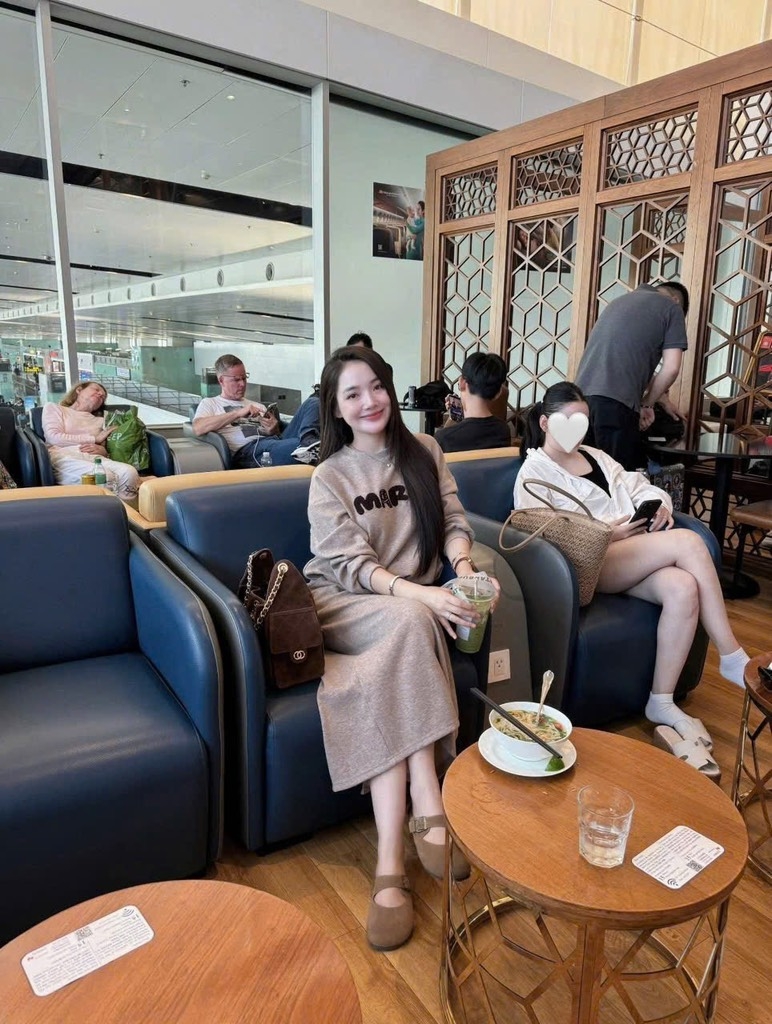 SET TĂM LÔNG THỎ CHÂN VÁY MÀU BE NỮ THU ĐÔNG