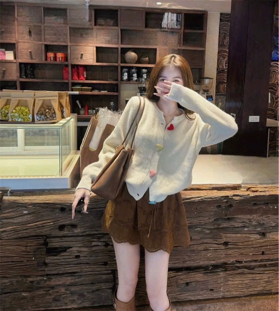 ÁO LEN 2 MÀU VÀNG TRẮNG CÚC TIM DÀI TAY NỮ