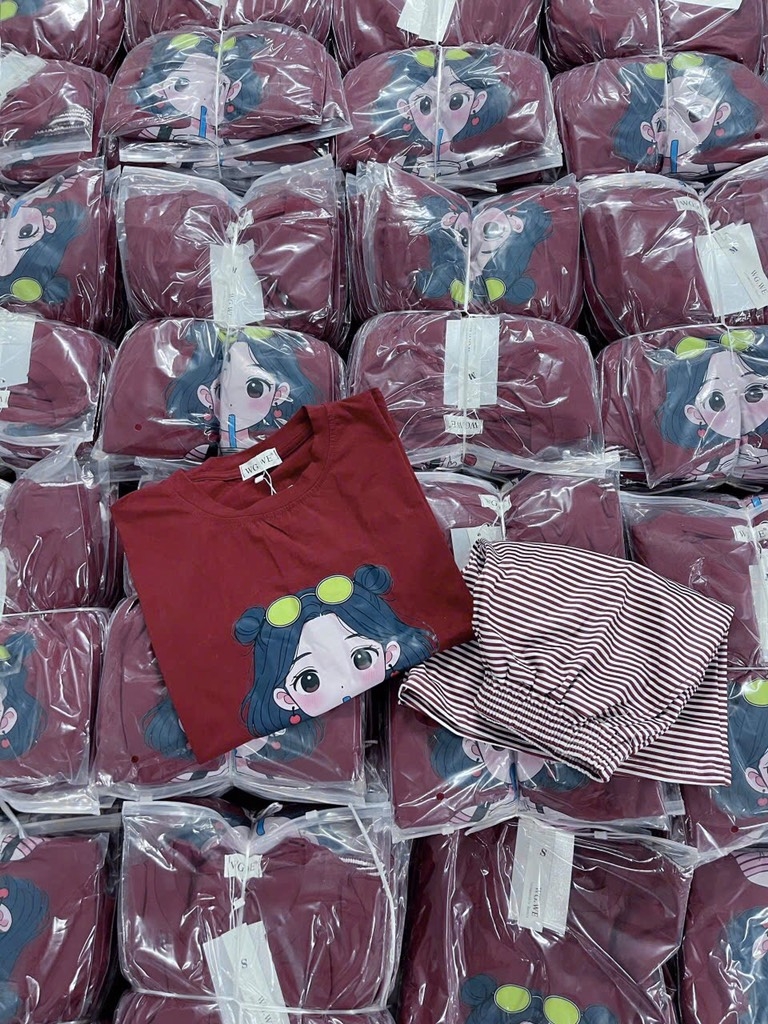 SET ÁO PHÔNG ĐỎ CÔ GÁI QUẦN ĐÙI KẺ NỮ SẴN