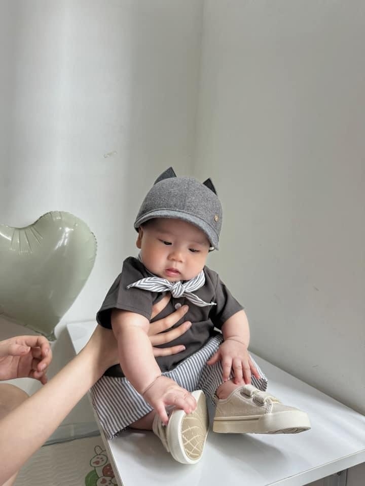 SET BÉ TRAI BÉ GÁI KỀM KHĂN BUỘC RỜI SẴN( XẢ 30k)