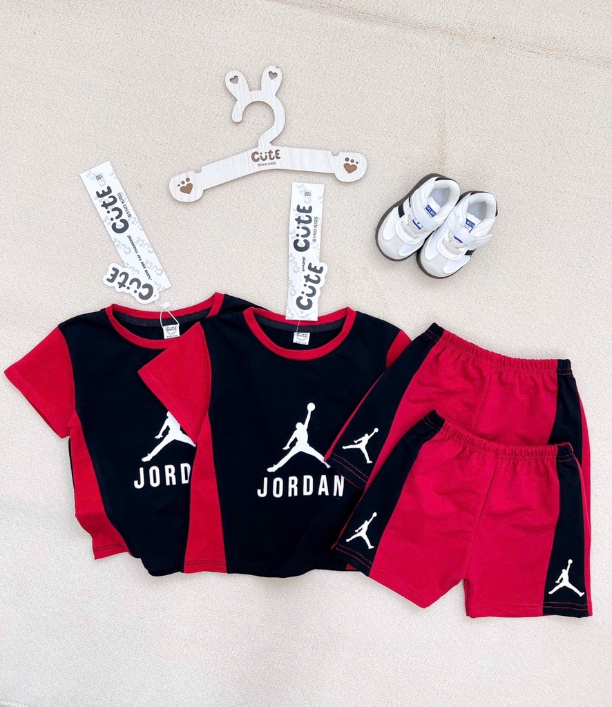 BỘ THỂ THAO JORDAN ĐEN PHỐI ĐỎ CHO BÉ TRAI(SALE 59k)