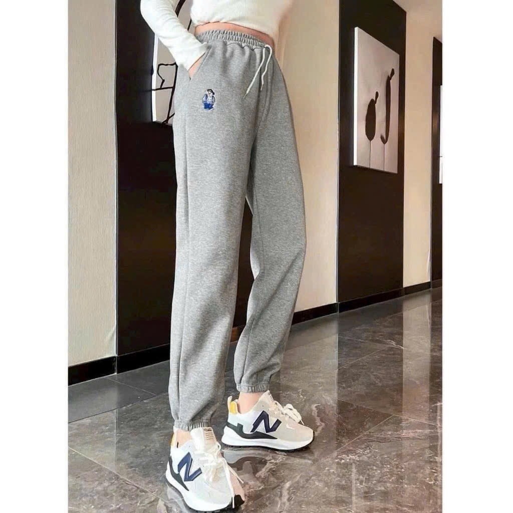 SET 2 QUẦN NỈ NỮ JOGGER THÊU GẤU WHO THU ĐÔNG SẴN