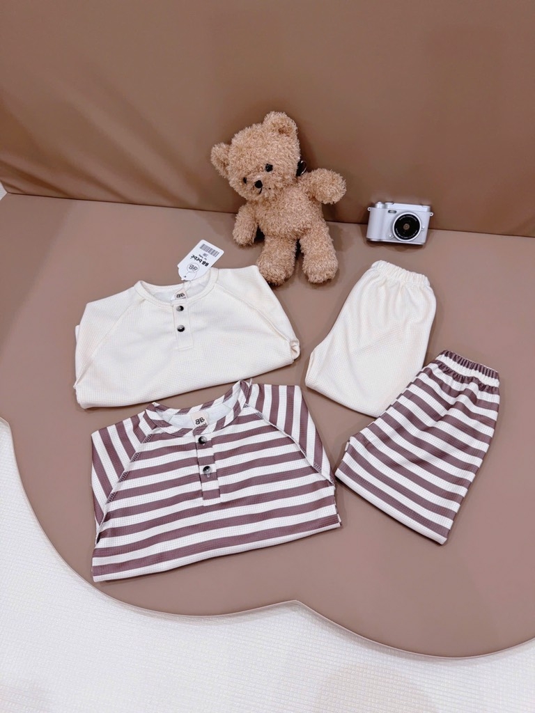 SET 2 BỘ DÀI TỔ ONG KEM KẺ BÉ TRAI SẴN
