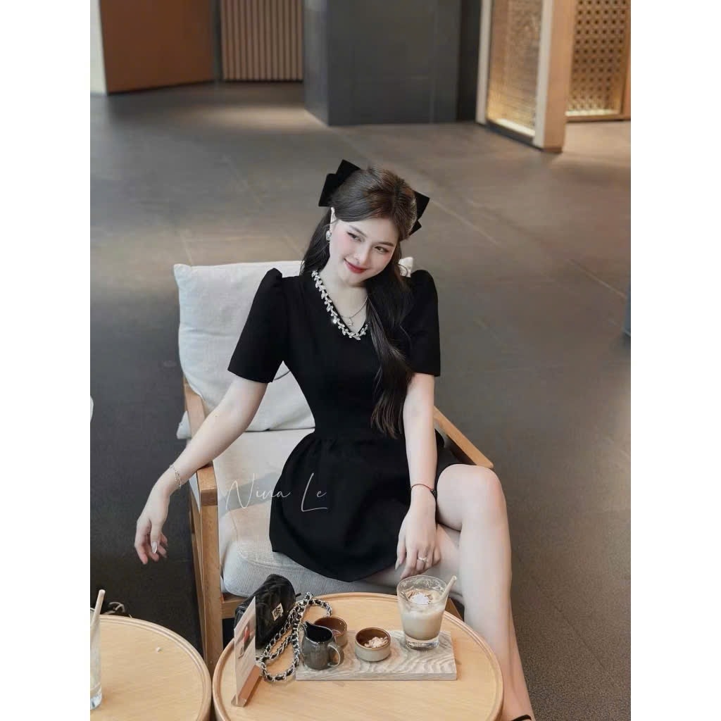 VÁY CỔ V KHÂU ĐÁ CỔ XOÈ NHẸ NỮ SẴN