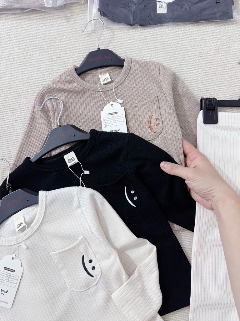SET BỘ BÉ TRAI TÚI MẶT CƯỜI 2 MÀU SẴN
