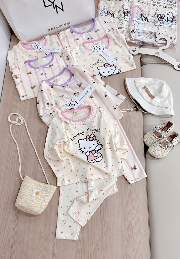 SET 2 BỘ KITTY BÉ GÁI