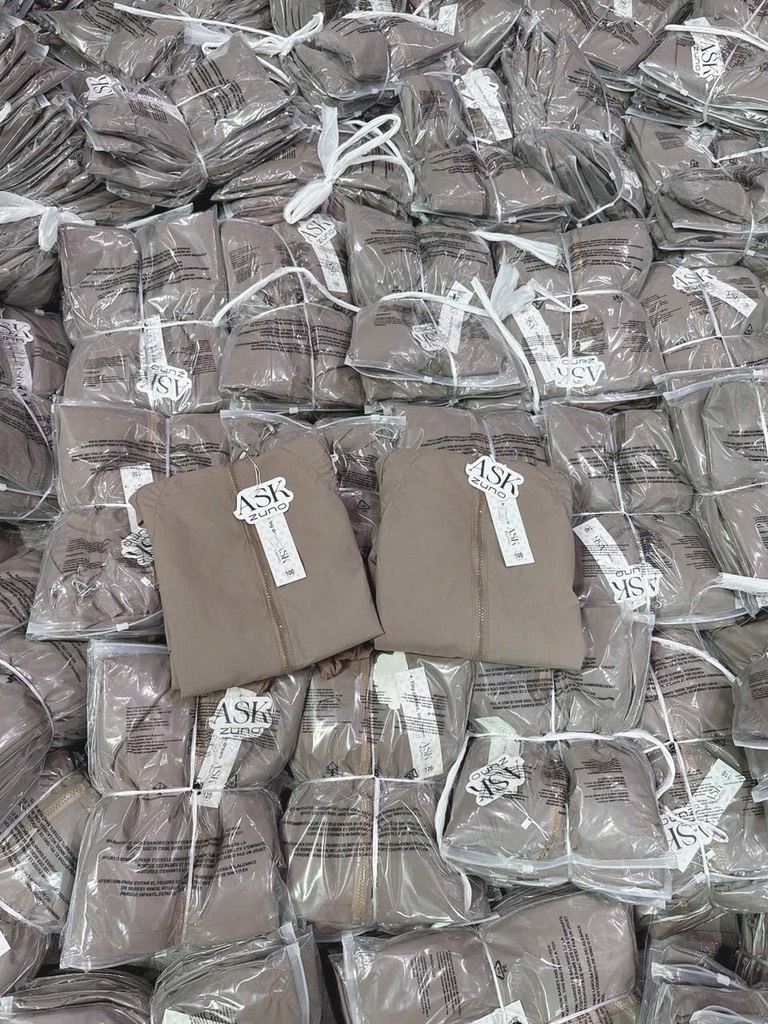 SET ÁO GIÓ NÂU KÈM QUẦN LEGGING BÉ GÁI
