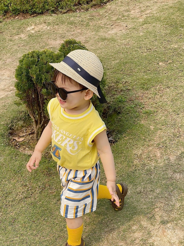 SET ÁO VÀNG SÁT NÁCH QUẦN KẺ BÉ TRAI SẴN (xả 55k)