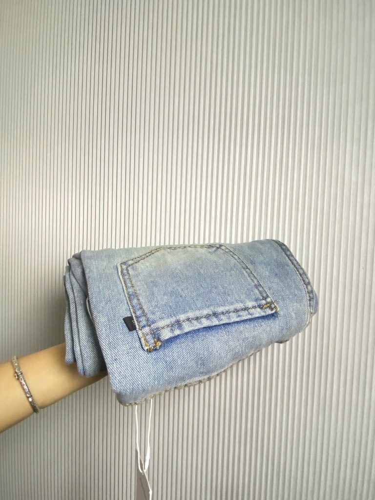 QUẦN JEAN NỮ SUÔNG TRƠN 2 MÀU SẴN