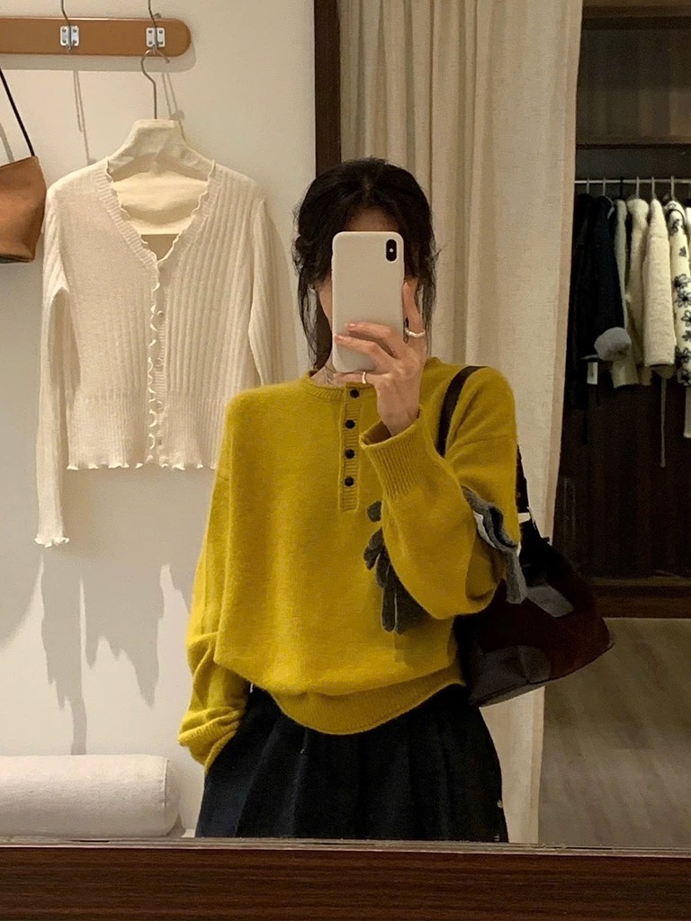 ÁO LEN VÀNG KHUY ĐEN DÀI TAY NỮ THU ĐÔNG