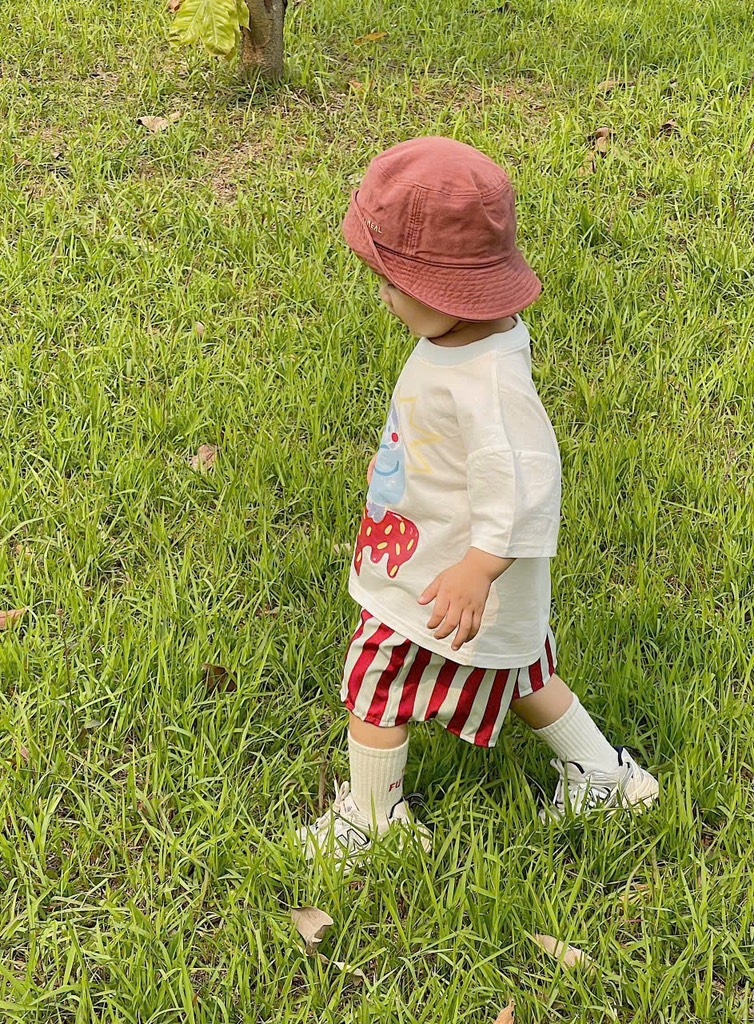 SET ÁO PHÔNG QUẦN ĐỎ BÉ TRAI SẴN ( xả 45k) )