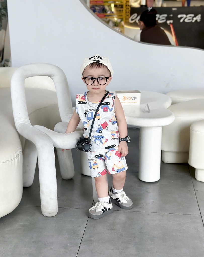 SET 2 BỘ Ô TÔ CẦN CẨU TONE ĐỎ GHI BÉ TRAI SẴN(SALE 85k)