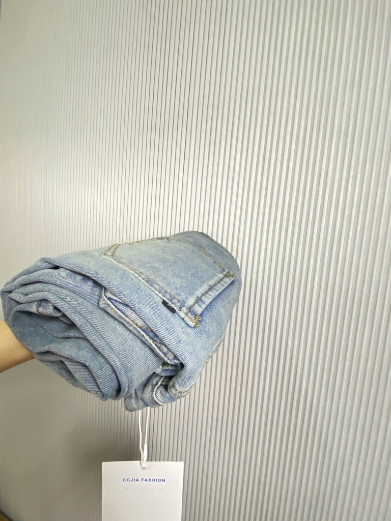 QUẦN JEAN NỮ SUÔNG TRƠN 2 MÀU SẴN