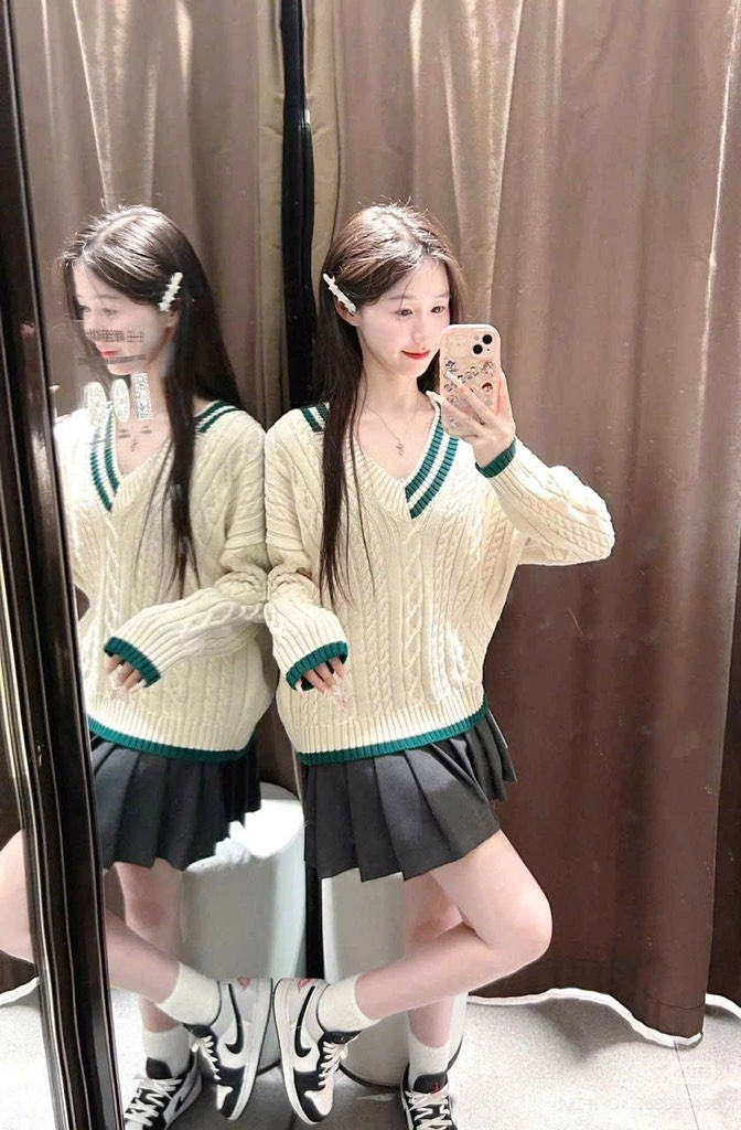 LEN ĐỎ KEM CỔ TIM VẶN THỪNG