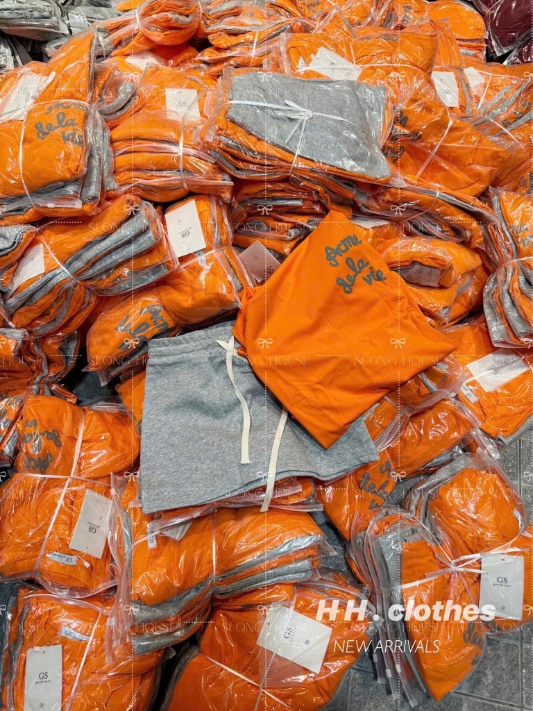 SET CỘC ÁO CAM CHÂN VÁY XÁM NỮ SẴN