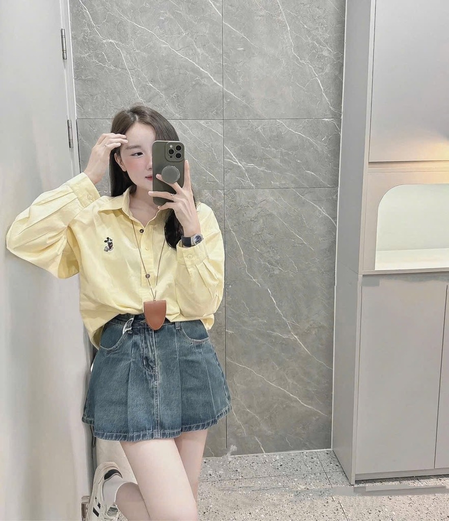 ÁO SƠ MI VÀNG THÊU MICKEY DÀI TAY NỮ