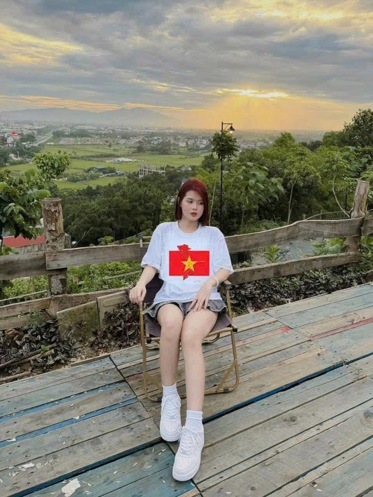 ÁO PHÔNG BỐ MẸ CON CỜ ĐỎ SAO VÀNG BẢN ĐỒ VN SẴN