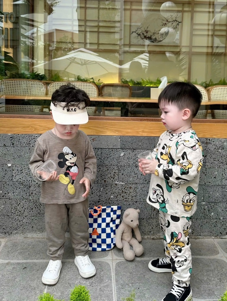 SET 2 BỘ DÀI HH MICKEY TONE XÁM BÉ TRAI