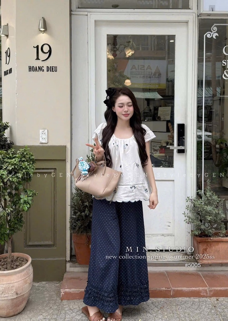 SET ÁO TRẮNG HOẠ TIẾT NHÀNH HOA QUẦN BI NỮ SẴN