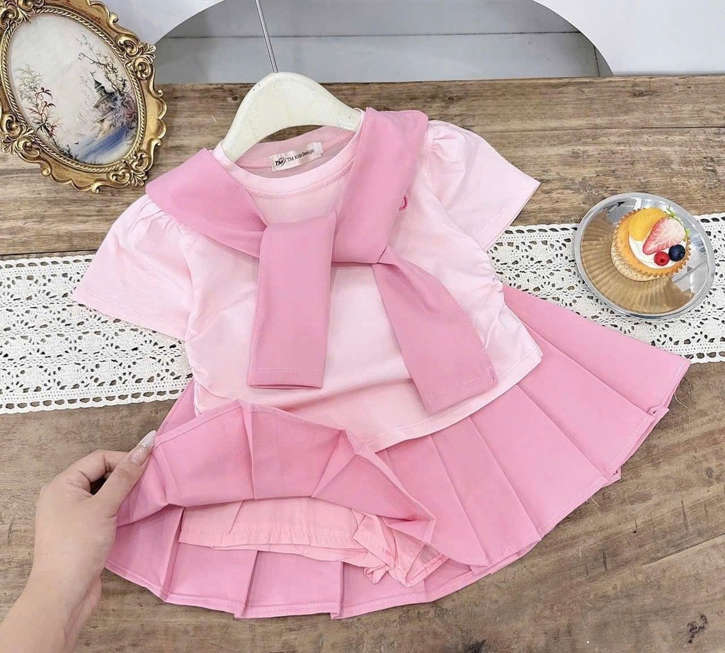 SET ÁO VÁY HỒNG THẮT KHĂN BÉ GÁI