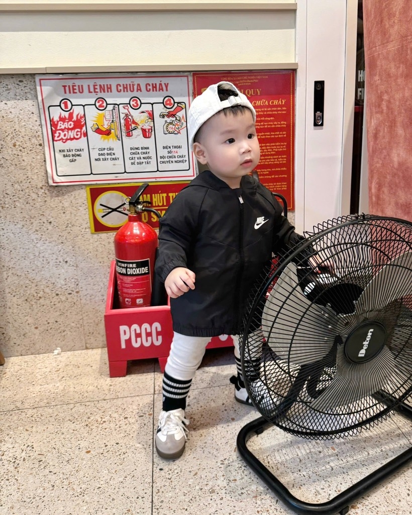 ÁO KHOÁC GIÓ DÀI TAY CHO BÉ 6 MÀU SẴN