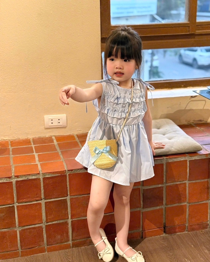 VÁY THÔ BÈO KÈM TÚI CÓI BÉ GÁI SẴN